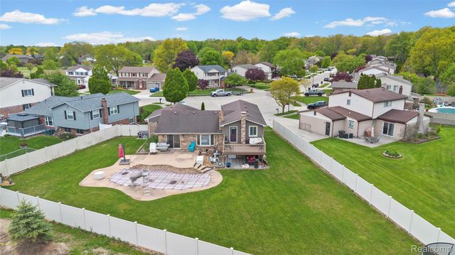 17621 Brentwood Drive, Riverview, MI 48193