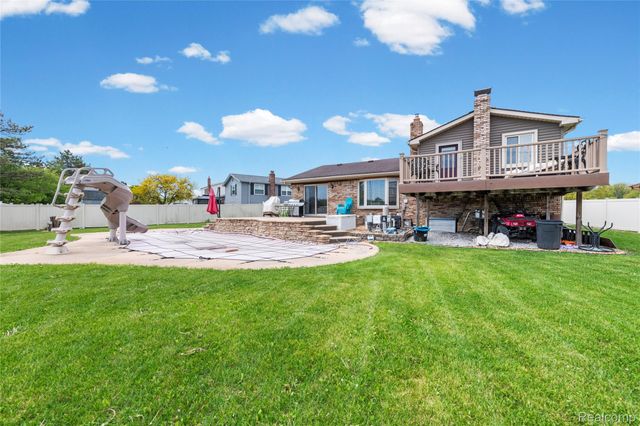 17621 Brentwood Drive, Riverview, MI 48193