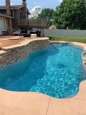 17621 Brentwood Drive, Riverview, MI 48193