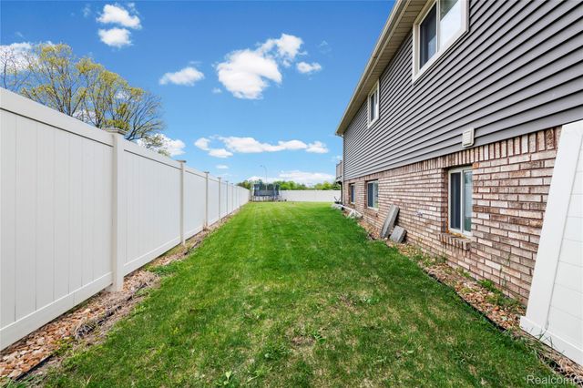 17621 Brentwood Drive, Riverview, MI 48193