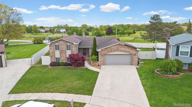17621 Brentwood Drive, Riverview, MI 48193