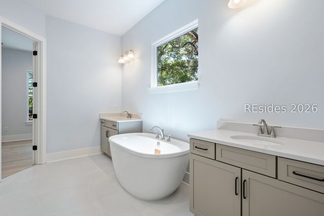 26 Longwood Dr, Okatie, SC 29909