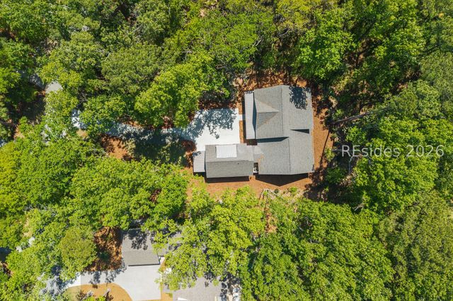 26 Longwood Dr, Okatie, SC 29909