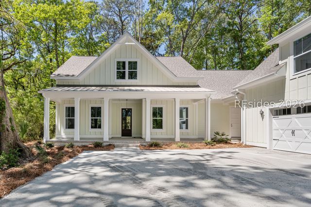 26 Longwood Dr, Okatie, SC 29909