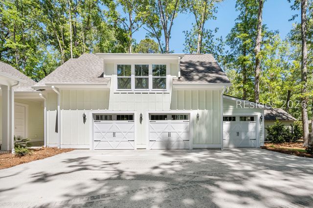 26 Longwood Dr, Okatie, SC 29909