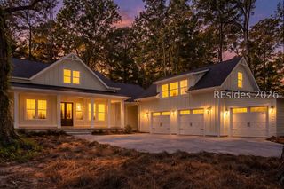 26 Longwood Dr, Okatie, SC 29909
