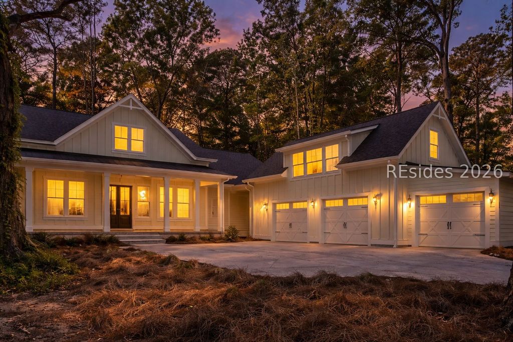 26 Longwood Dr, Okatie, SC 29909