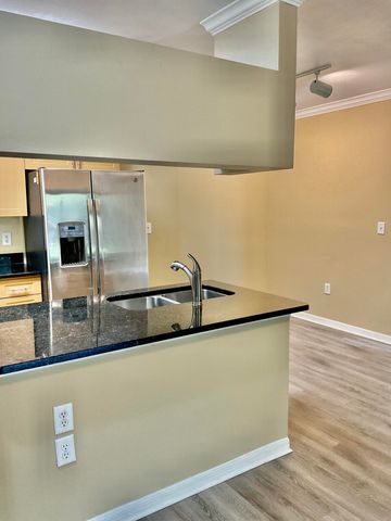 6492 Emerald Dunes Drive 106, West Palm Beach, FL 33411