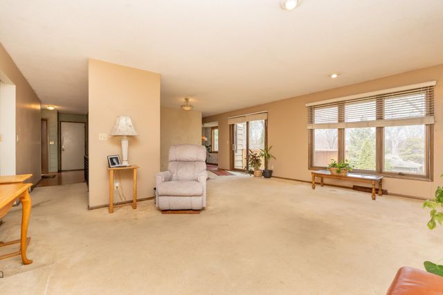 502 Highland Drive, Chanhassen, MN 55317