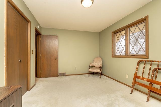 502 Highland Drive, Chanhassen, MN 55317