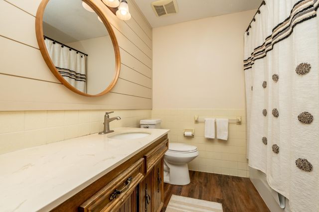 502 Highland Drive, Chanhassen, MN 55317