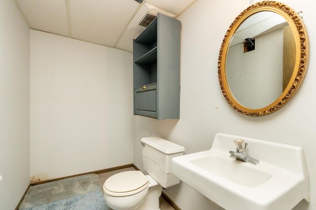 502 Highland Drive, Chanhassen, MN 55317