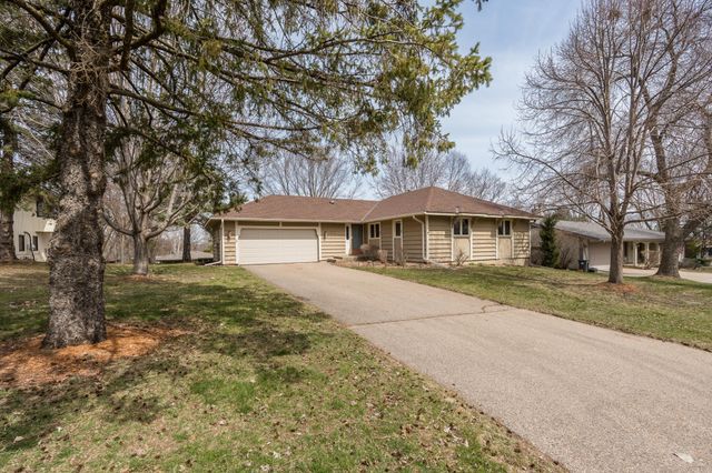 502 Highland Drive, Chanhassen, MN 55317