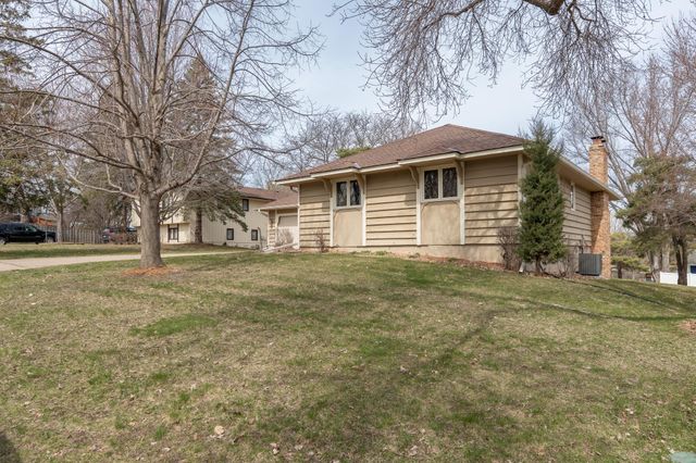 502 Highland Drive, Chanhassen, MN 55317