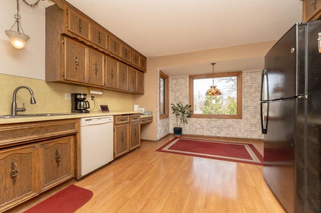 502 Highland Drive, Chanhassen, MN 55317