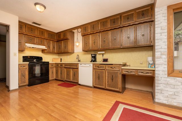 502 Highland Drive, Chanhassen, MN 55317