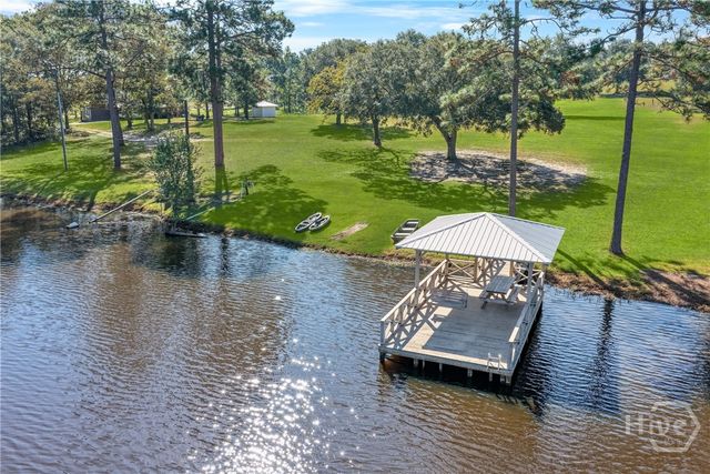 498 Walter L Dasher Road, Glennville, GA 30427