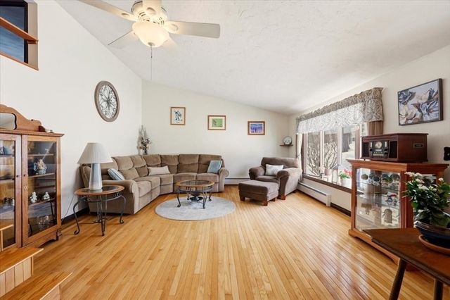 68 Palmer Rd, Plymouth, MA 02360