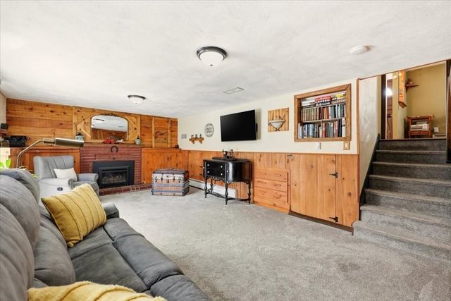 68 Palmer Rd, Plymouth, MA 02360