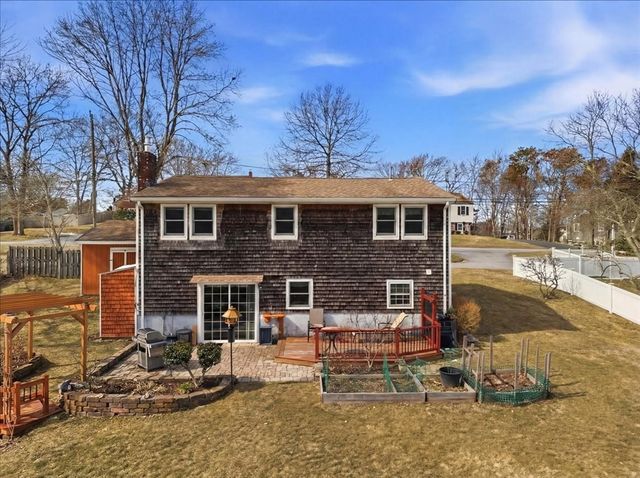 68 Palmer Rd, Plymouth, MA 02360