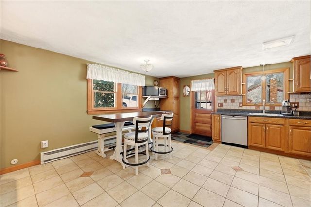 68 Palmer Rd, Plymouth, MA 02360