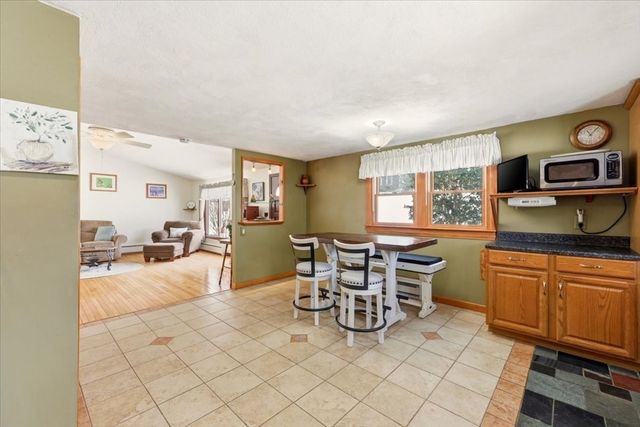 68 Palmer Rd, Plymouth, MA 02360