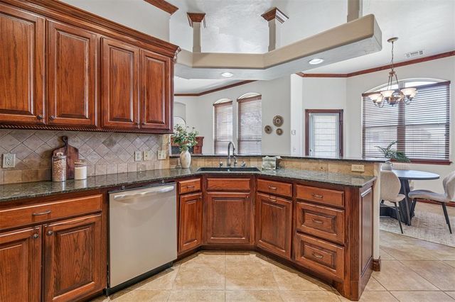 2113 Mulberry Creek Avenue, Yukon, OK 73099