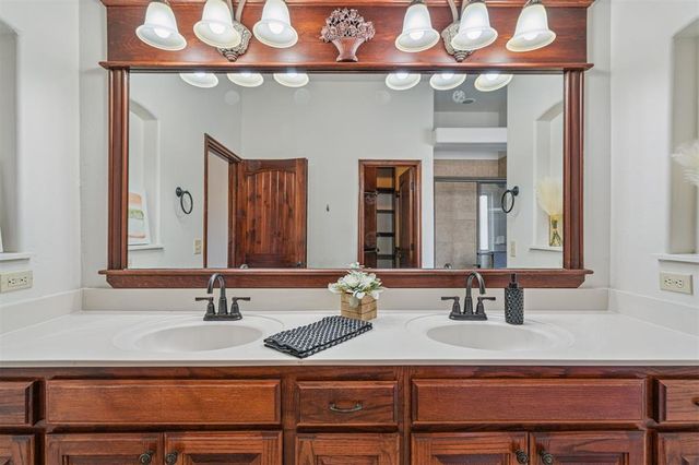 2113 Mulberry Creek Avenue, Yukon, OK 73099