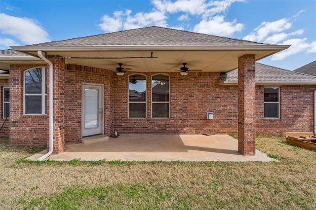 2113 Mulberry Creek Avenue, Yukon, OK 73099