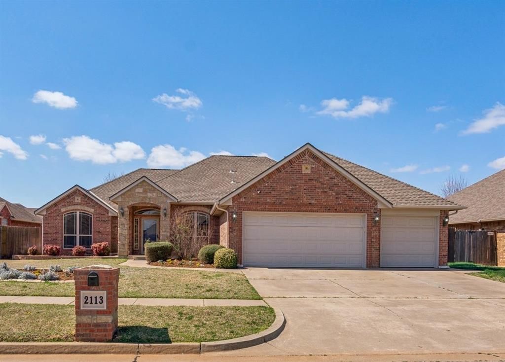 2113 Mulberry Creek Avenue, Yukon, OK 73099