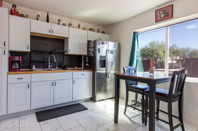 2439 N Richey Boulevard, Tucson, AZ 85716