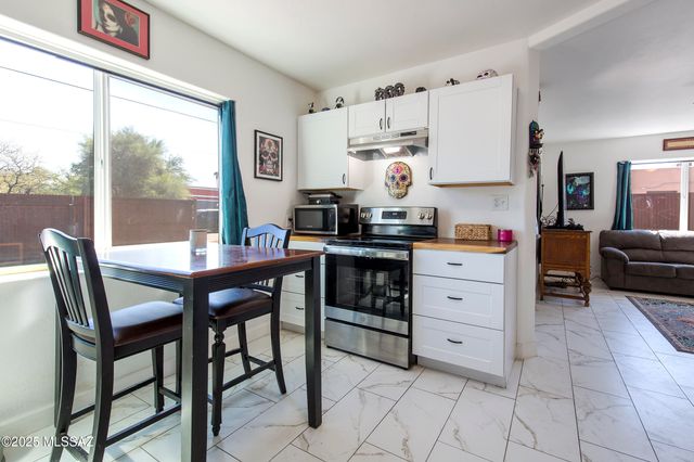 2439 N Richey Boulevard, Tucson, AZ 85716