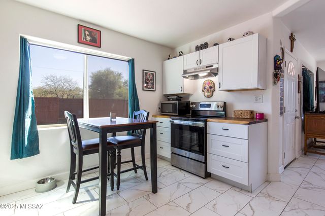 2439 N Richey Boulevard, Tucson, AZ 85716