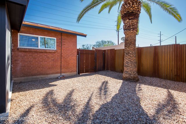 2439 N Richey Boulevard, Tucson, AZ 85716