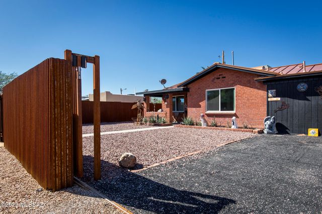 2439 N Richey Boulevard, Tucson, AZ 85716