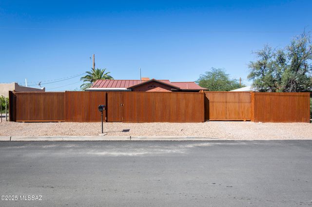 2439 N Richey Boulevard, Tucson, AZ 85716