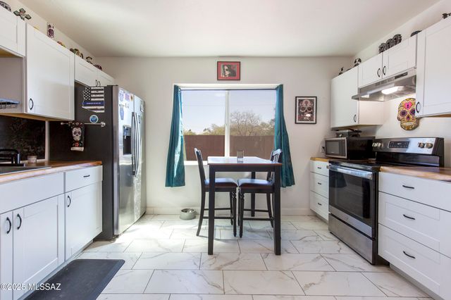 2439 N Richey Boulevard, Tucson, AZ 85716