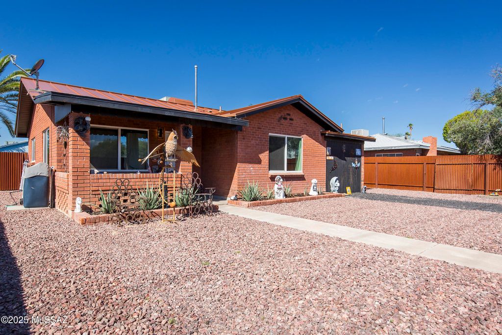 2439 N Richey Boulevard, Tucson, AZ 85716