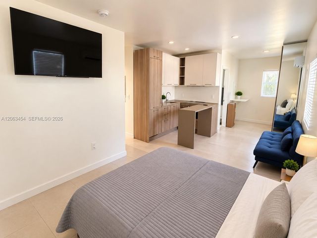 245 NE 33rd St 207, Miami, FL 33137