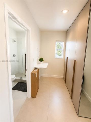 245 NE 33rd St 207, Miami, FL 33137