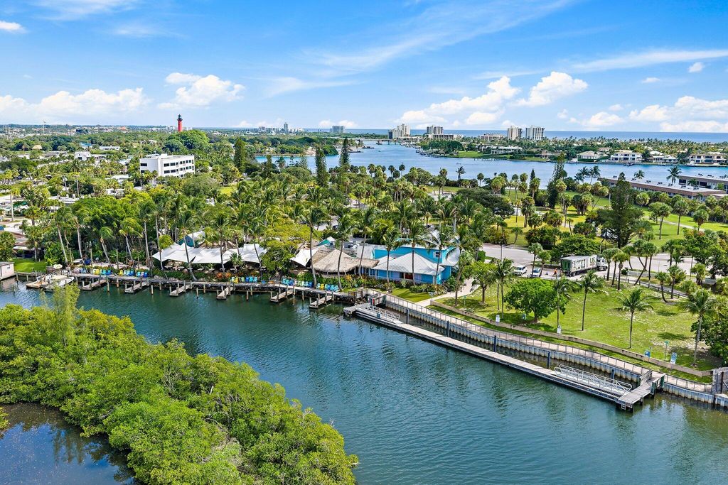 400 N HIGHWAY A1A 33, Jupiter, FL 33477