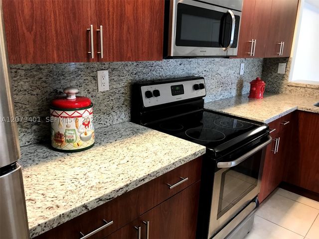 8580 SW 212th St 105, Cutler Bay, FL 33189