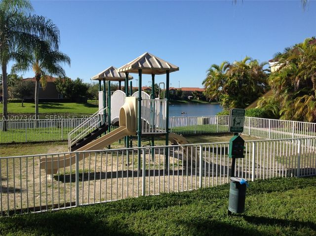8580 SW 212th St 105, Cutler Bay, FL 33189
