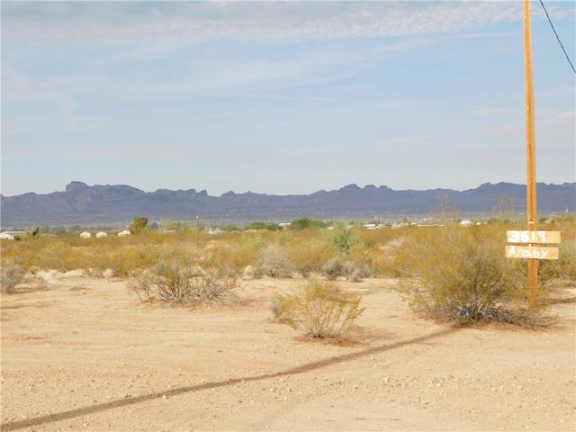 3619 N Araby Road, Golden Valley, AZ 86413