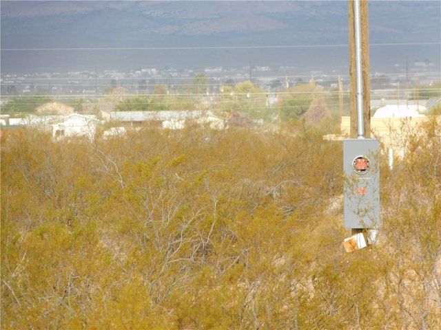 3619 N Araby Road, Golden Valley, AZ 86413