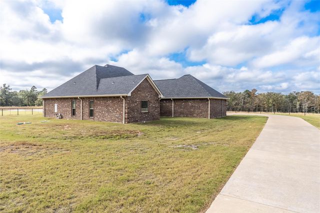 1322 An County Road 171, Elkhart, TX 75839