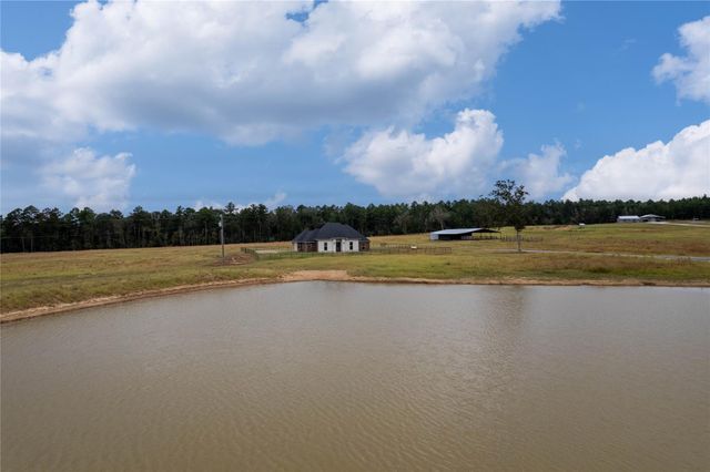 1322 An County Road 171, Elkhart, TX 75839