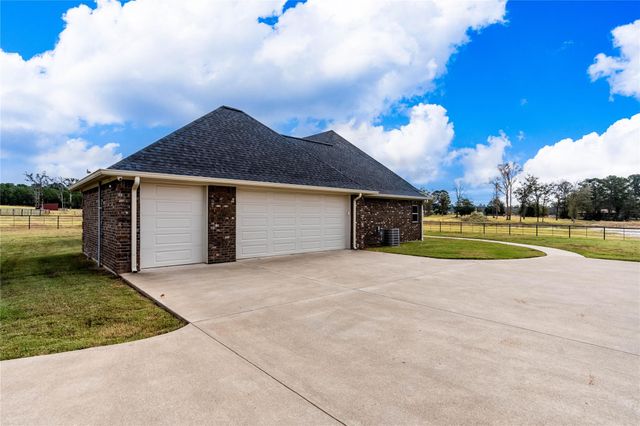 1322 An County Road 171, Elkhart, TX 75839