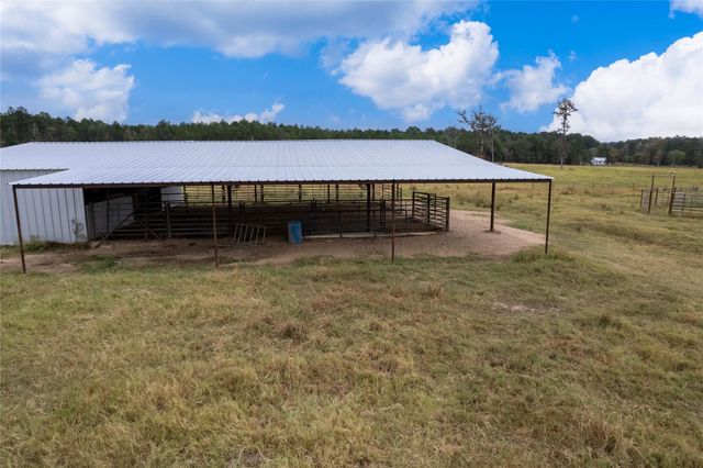 1322 An County Road 171, Elkhart, TX 75839