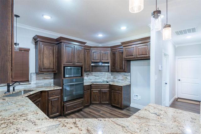 1322 An County Road 171, Elkhart, TX 75839